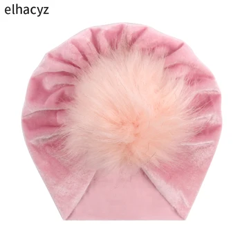 Yenidoğan Bebek Bebek Kız Erkek Şapka Büyük Faux Kürk Topu Türban Yumuşak Kadife Bere Headwrap Peluş Yay Kış Sıcak Kap Bebek hediyeler