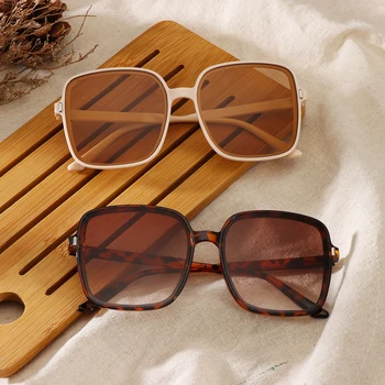 Yeni Büyük Boy Güneş Kadınlar Lüks Tasarımcı Vintage Kare güneş gözlüğü Klasik Gözlük Bayan UV400 Gözlük